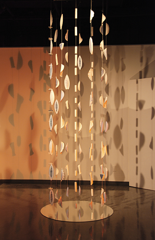 Pendant que l'eau file: au-delà de la profondeur